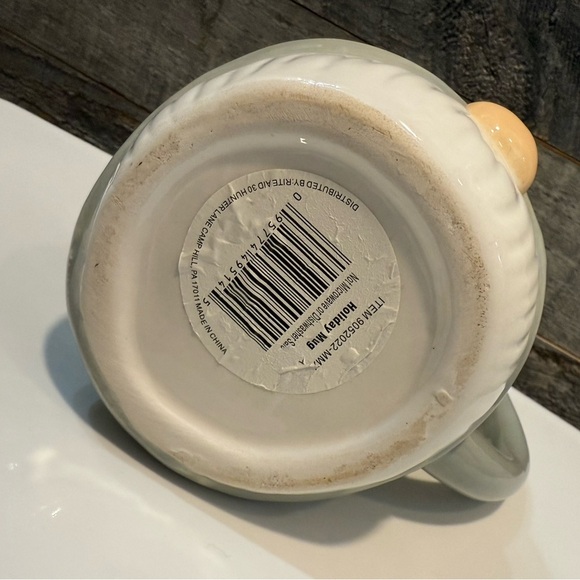 Gnome Gray Snowflake Holiday Coffee Tea Mug - Picture 2 of 4